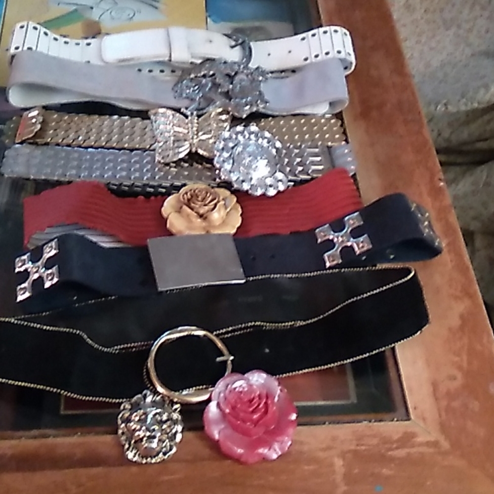 Unique belts with extra clasps Mefium size fit
